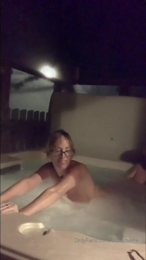 BoltOnWife - Boltonwife OnlyFans Leaked